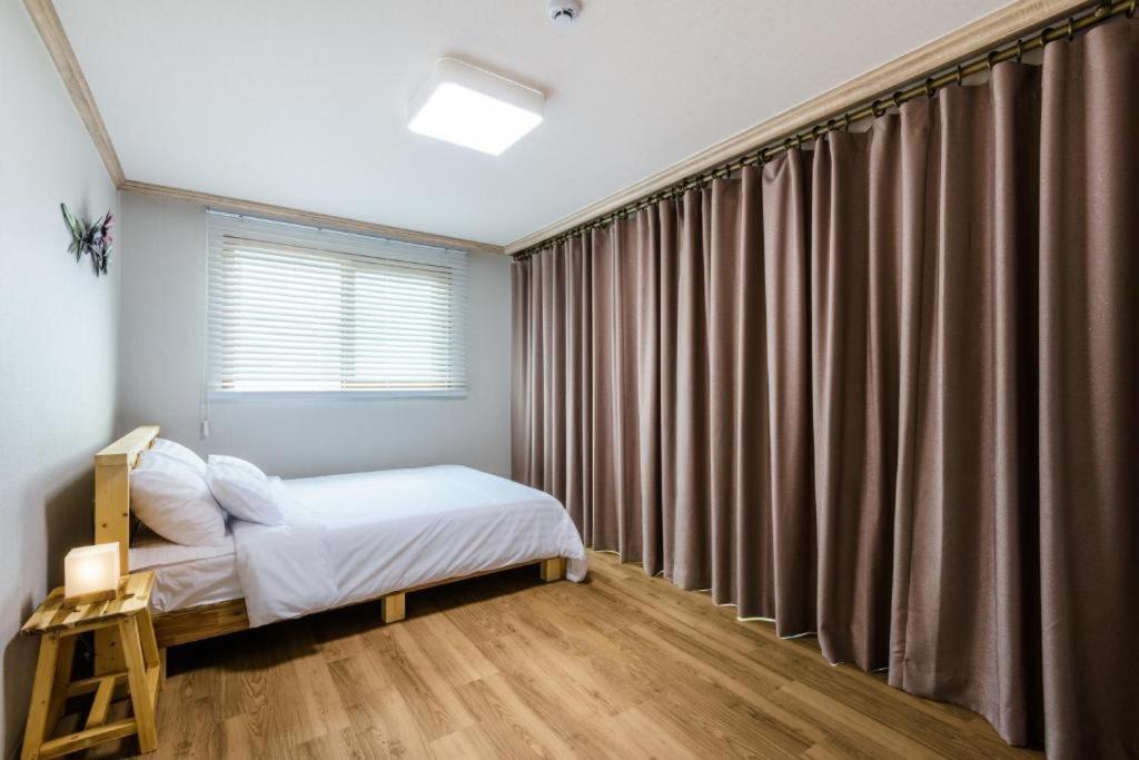 Romance Jeju Pension Ngoại thất bức ảnh