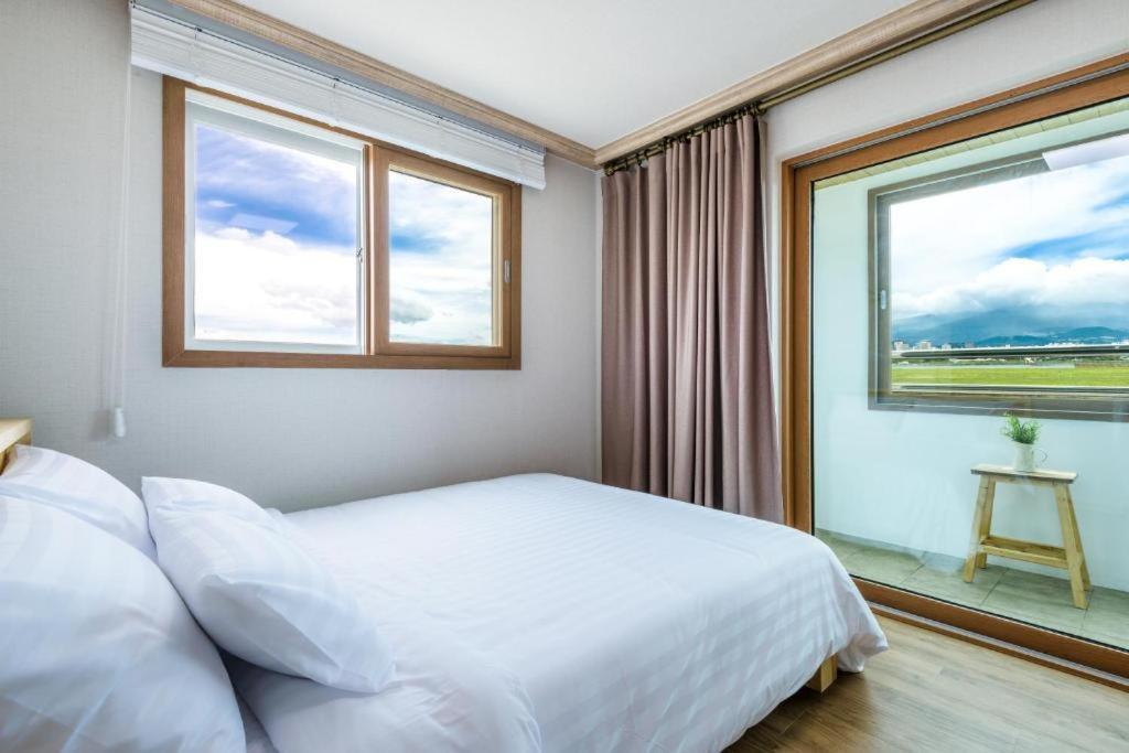 Romance Jeju Pension Ngoại thất bức ảnh